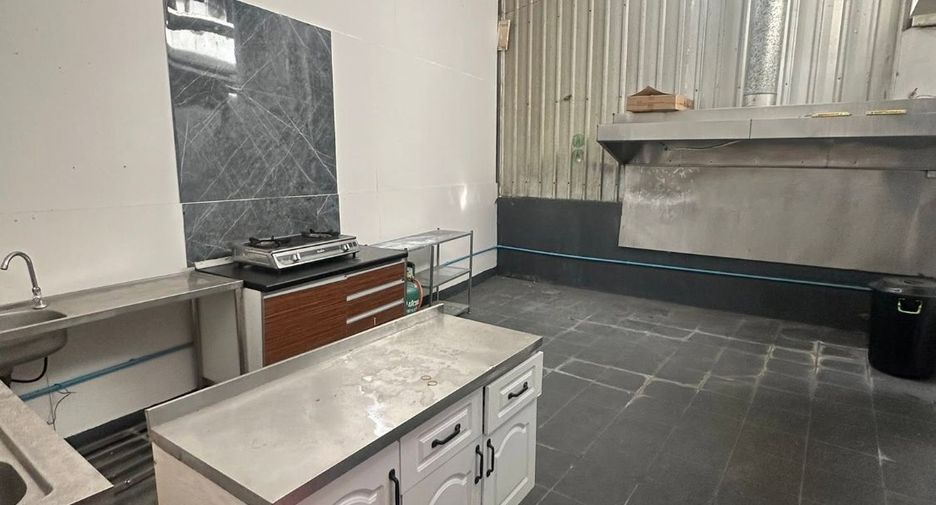 Reihenhaus zur Miete mit 5 Zimmer in Din Daeng, Bangkok