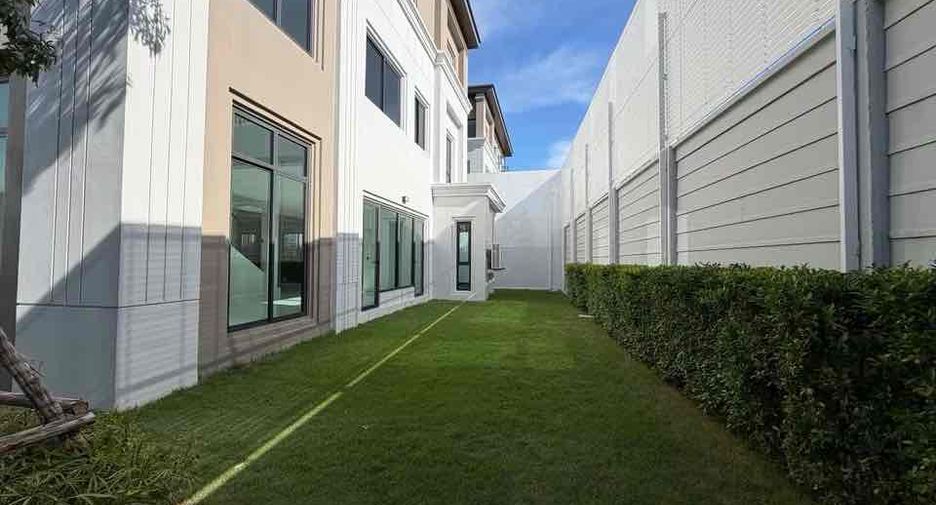 For sale 5 bedrooms house in Bang Phli, Samut Prakan