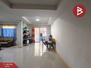 For sale 3 bedrooms townhouse in Mueang Nakhon Pathom, Nakhon Pathom