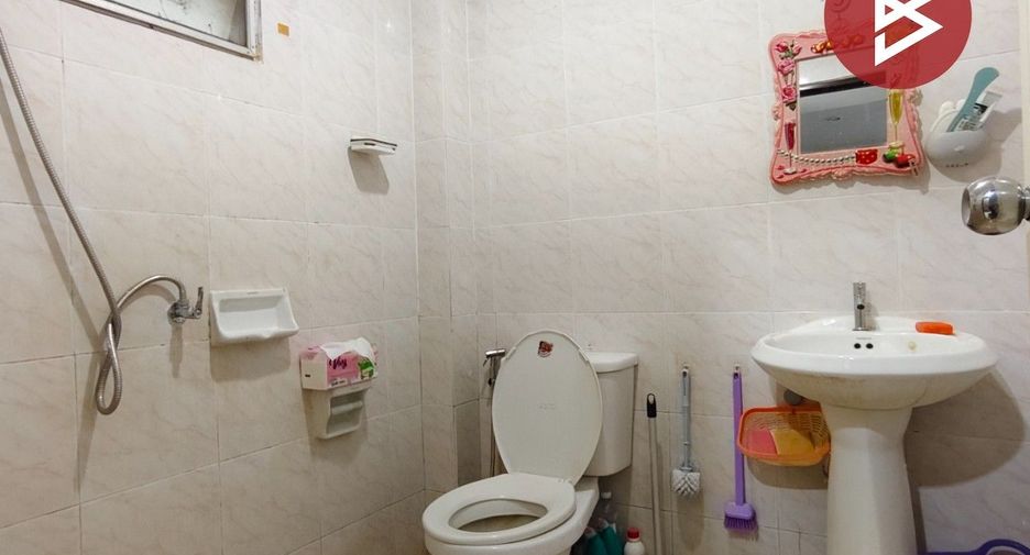 For sale 3 bedrooms townhouse in Mueang Nakhon Pathom, Nakhon Pathom