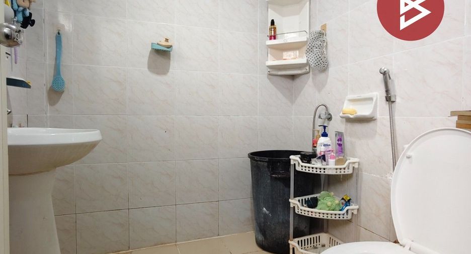 For sale 3 bedrooms townhouse in Mueang Nakhon Pathom, Nakhon Pathom