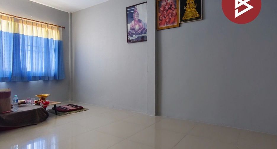 For sale 3 bedrooms townhouse in Mueang Nakhon Pathom, Nakhon Pathom