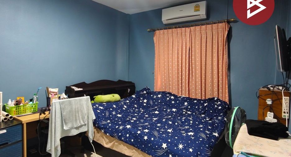 For sale 3 bedrooms townhouse in Mueang Nakhon Pathom, Nakhon Pathom
