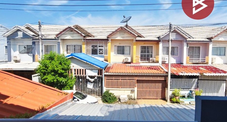 Casa adosada en venta de 3 habitaciones en Mueang Nakhon Pathom, Nakhon Pathom