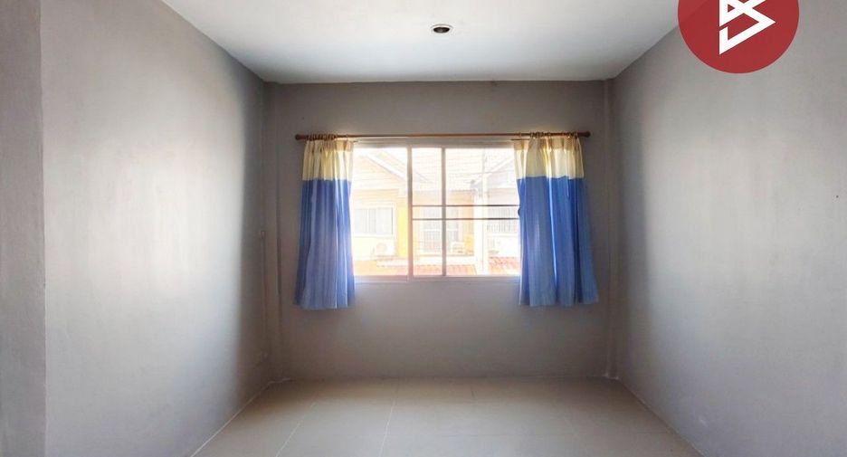 Casa adosada en venta de 3 habitaciones en Mueang Nakhon Pathom, Nakhon Pathom