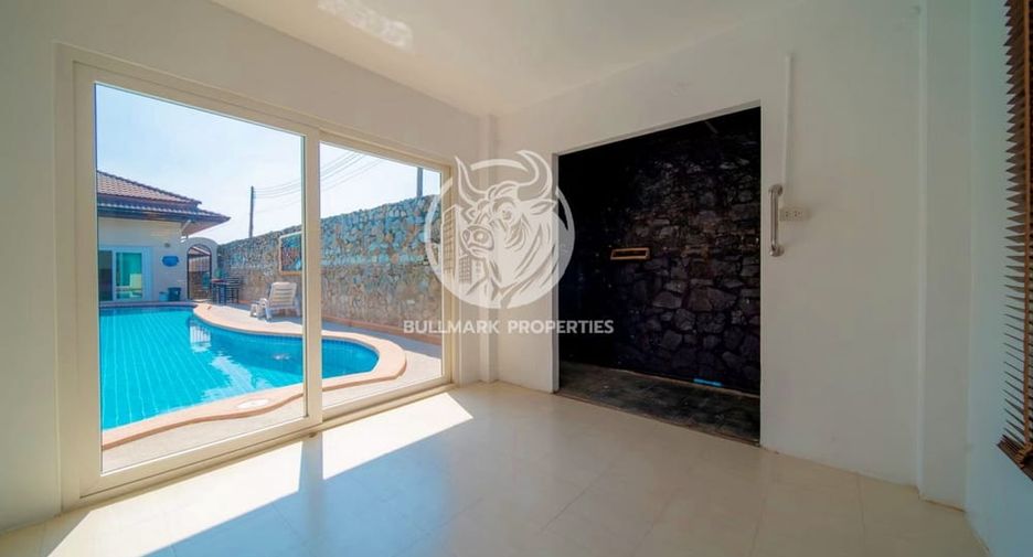For rent and for sale 4 bedrooms house in Bang Lamung, Chonburi