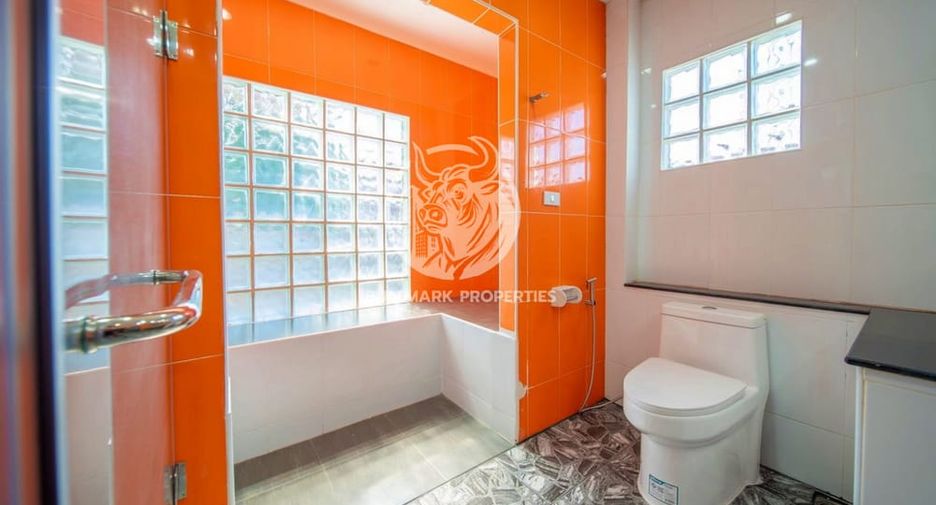 For rent and for sale 4 bedrooms house in Bang Lamung, Chonburi