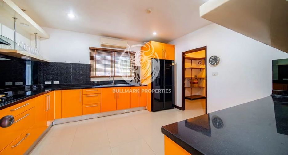 For rent and for sale 4 bedrooms house in Bang Lamung, Chonburi