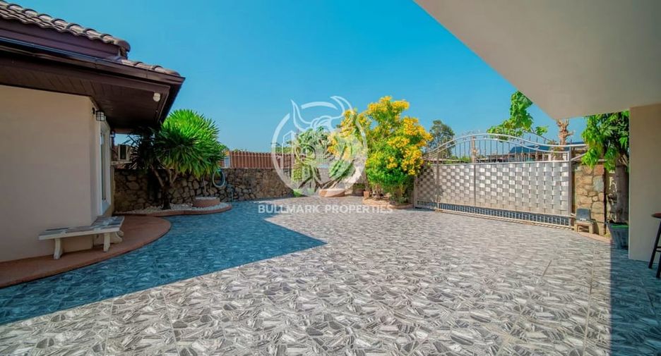 For rent and for sale 4 bedrooms house in Bang Lamung, Chonburi