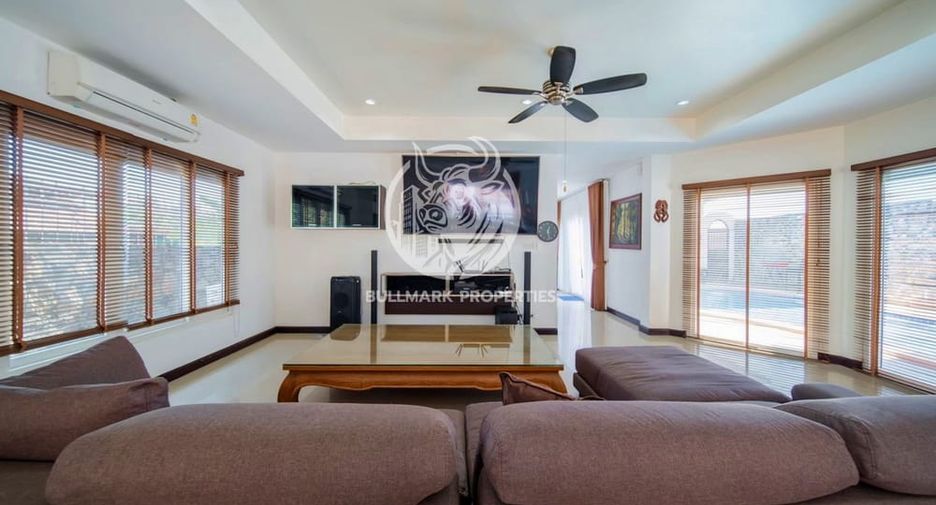 For rent and for sale 4 bedrooms house in Bang Lamung, Chonburi