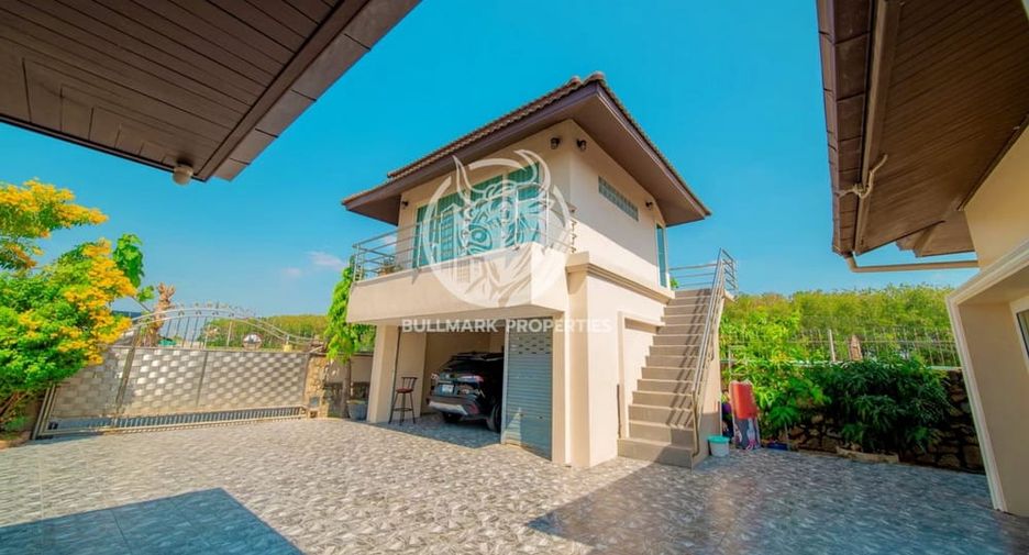 For rent and for sale 4 bedrooms house in Bang Lamung, Chonburi