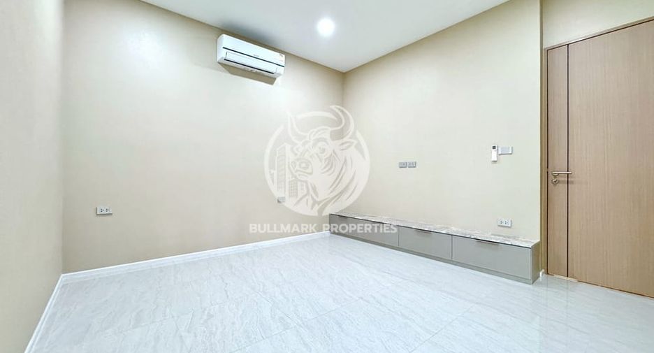 For rent 4 bedrooms house in Bang Lamung, Chonburi