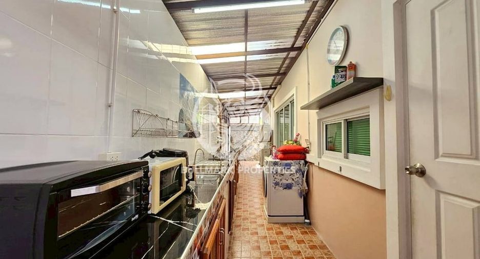 For rent 3 bedrooms house in Huay Yai, Pattaya