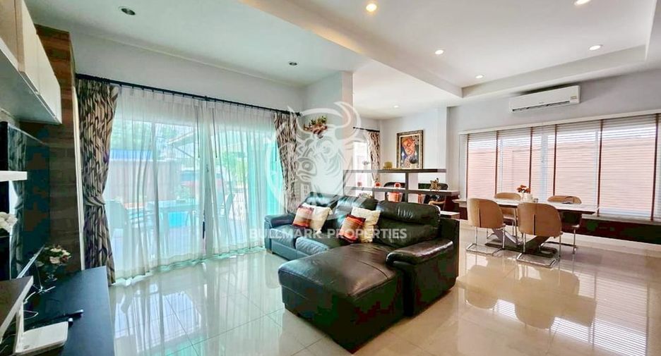 For rent 3 bedrooms house in Huay Yai, Pattaya