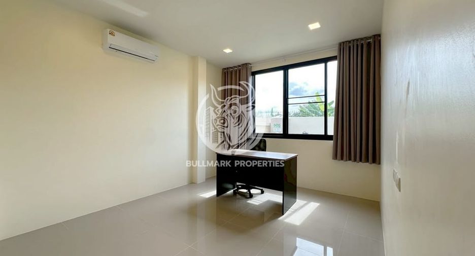 Haus zur Miete mit 4 Zimmer in Bang Lamung, Chonburi