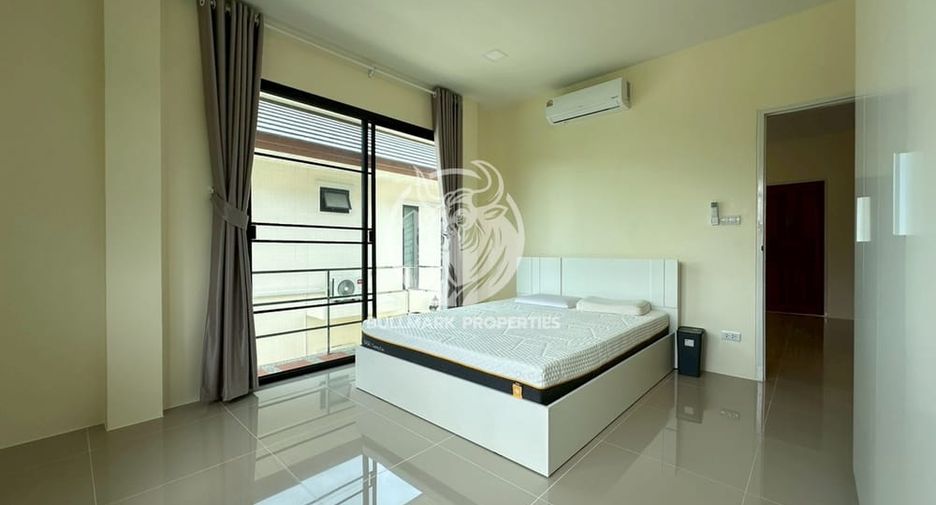 Haus zur Miete mit 4 Zimmer in Bang Lamung, Chonburi