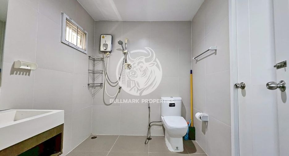 For rent 3 bedrooms house in Bang Lamung, Chonburi