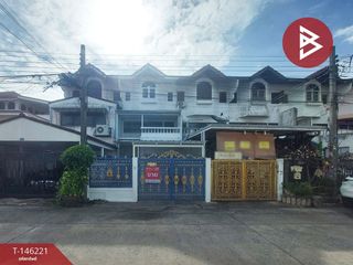 Casa adosada en venta de 4 habitaciones en Bang Khen, Bangkok