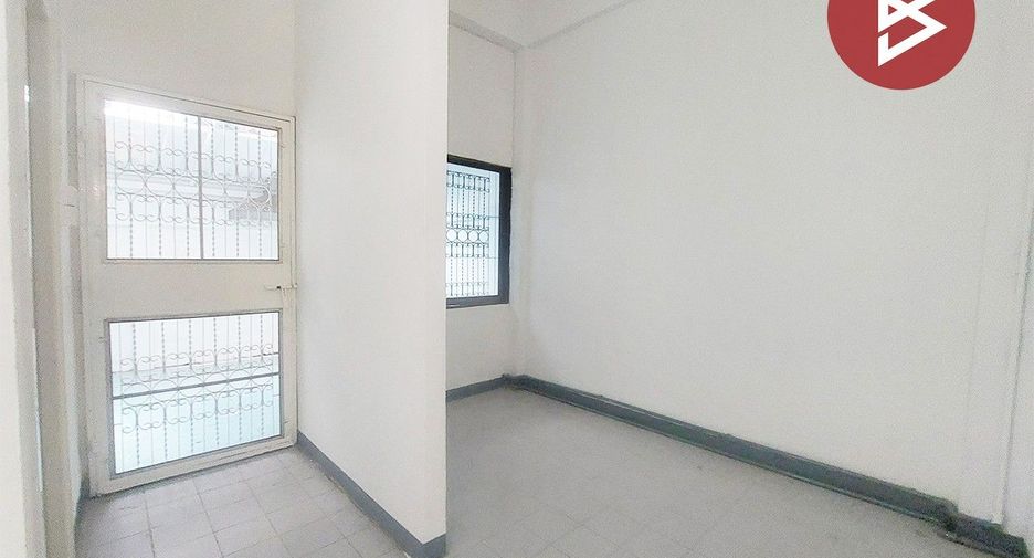 Casa adosada en venta de 4 habitaciones en Bang Khen, Bangkok