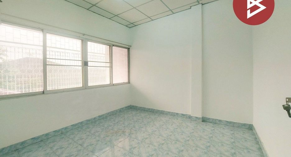 Casa adosada en venta de 4 habitaciones en Bang Khen, Bangkok