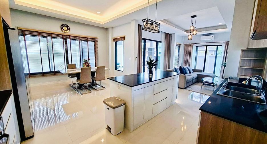 For rent 3 bedrooms villa in Bang Lamung, Chonburi