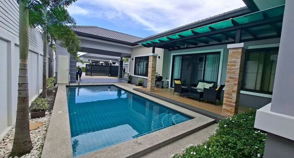 For rent 3 bedrooms villa in Bang Lamung, Chonburi