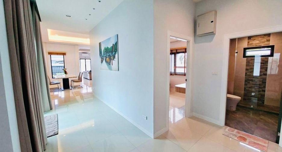For rent 3 bedrooms villa in Bang Lamung, Chonburi