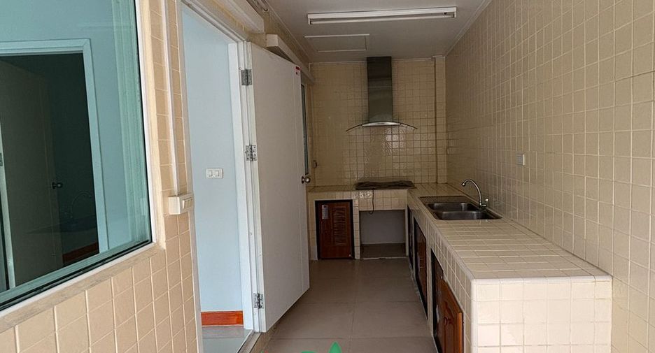 For sale 4 bedrooms townhouse in Bang Kruai, Nonthaburi