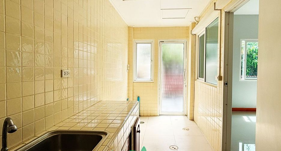 For sale 4 bedrooms townhouse in Bang Kruai, Nonthaburi