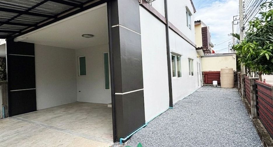 For sale 4 bedrooms townhouse in Bang Kruai, Nonthaburi