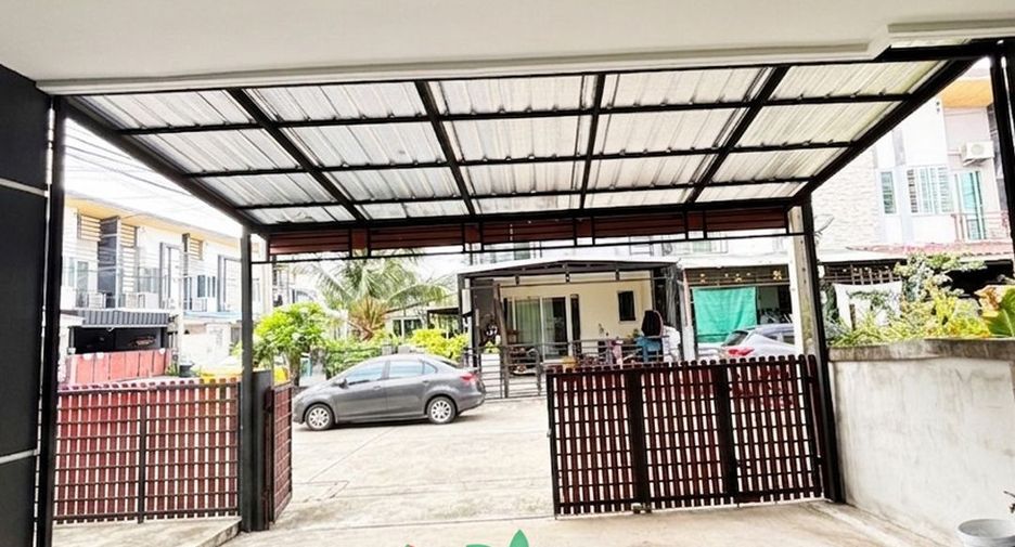For sale 4 bedrooms townhouse in Bang Kruai, Nonthaburi
