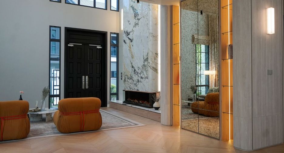 Casa en alquiler de 5 habitaciones en Bang Phli, Samut Prakan