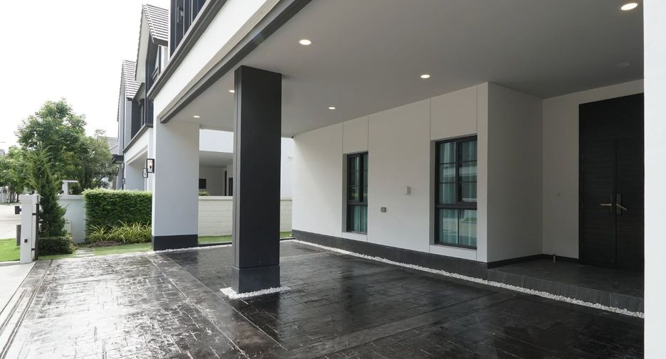 Casa en alquiler de 5 habitaciones en Bang Phli, Samut Prakan