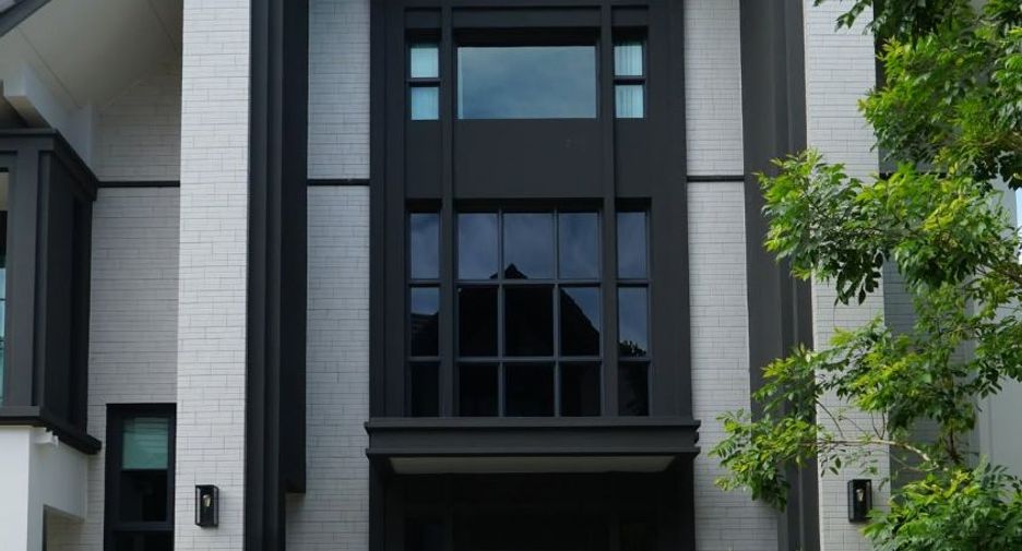 Casa en alquiler de 5 habitaciones en Bang Phli, Samut Prakan
