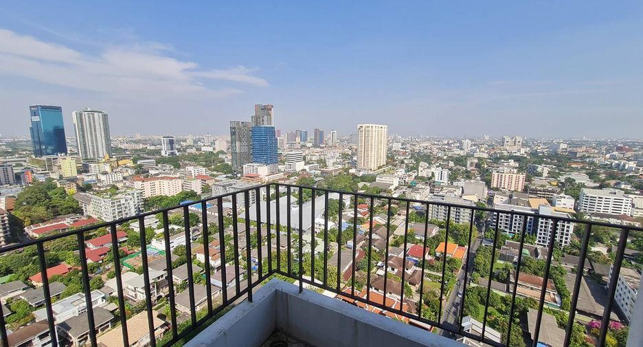 Condo en alquiler de 2 habitaciones en Watthana, Bangkok