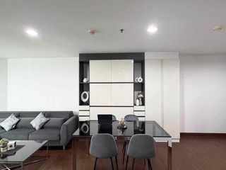 À louer 2 chambres condo à Huai Khwang, Bangkok
