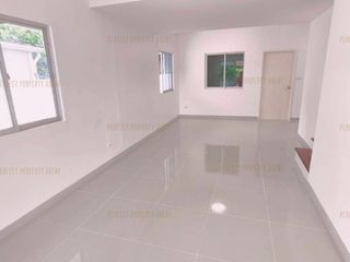 Продажа 3 спальни таунхаус в Bang Sao Thong, Самутпракан