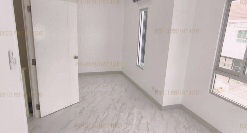 Продажа 3 спальни таунхаус в Bang Sao Thong, Самутпракан