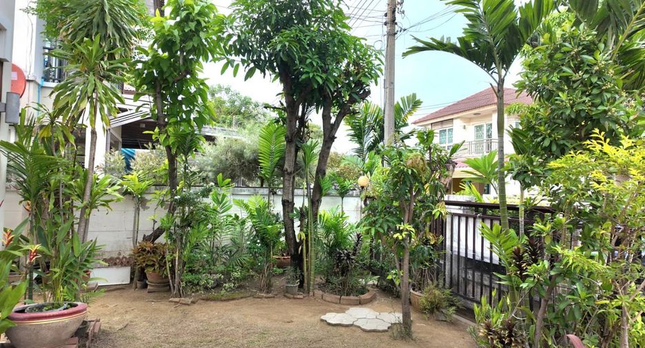 For sale 3 bedrooms house in Mueang Pathum Thani, Pathum Thani