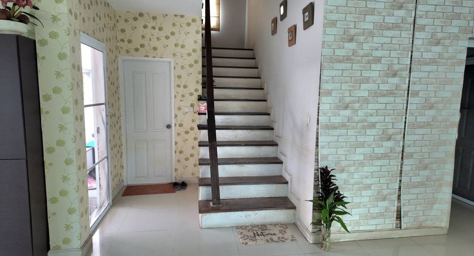 For sale 3 bedrooms house in Mueang Pathum Thani, Pathum Thani