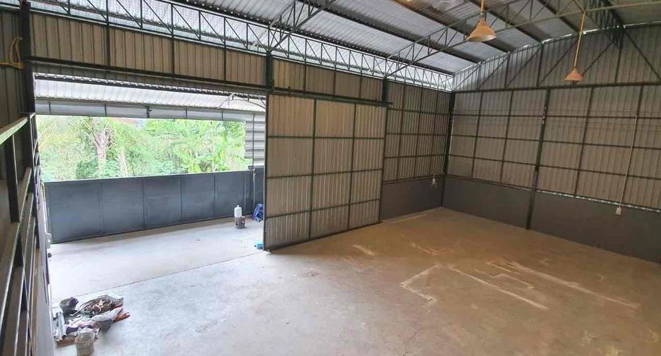 Local comercial en alquiler de 3 habitaciones en Lam Luk Ka, Pathum Thani