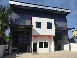 Local comercial en alquiler de 2 habitaciones en Lam Luk Ka, Pathum Thani