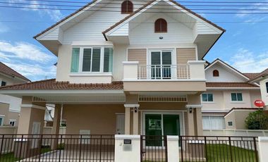 For rent 3 bedrooms house in San Kamphaeng, Chiang Mai