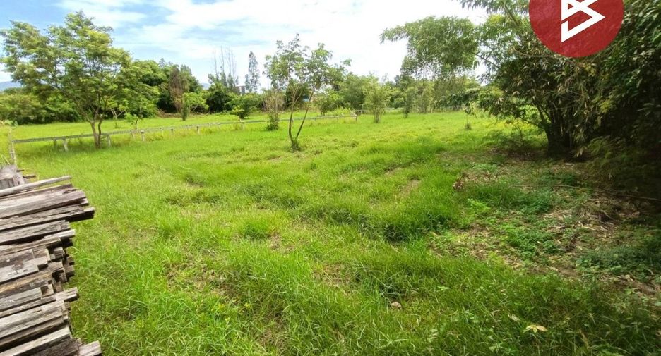 À vendre terrain à Ban Bueng, Chonburi