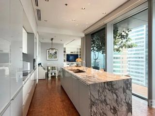 Condo en venta de 3 habitaciones en Sathon, Bangkok