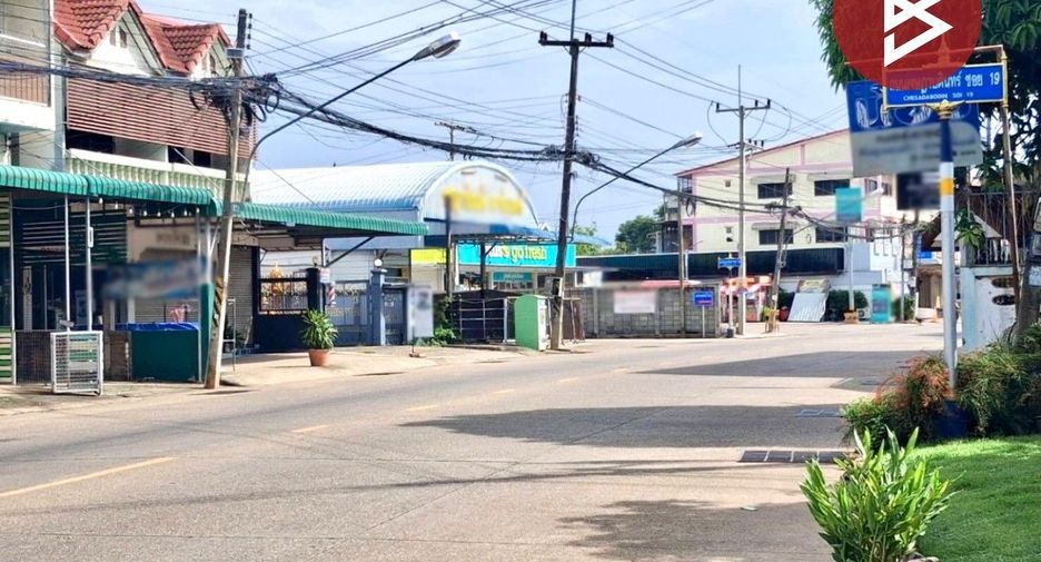 Продажа 4 спальни торговое помещение в Mueang Uttaradit, Уттарадит