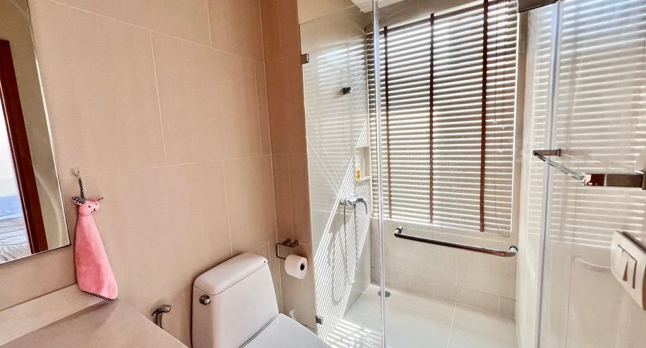For sale 2 bedrooms condo in Khlong Toei, Bangkok