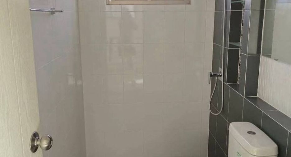 Haus zum Kauf mit 3 Zimmer in Si Racha, Chonburi