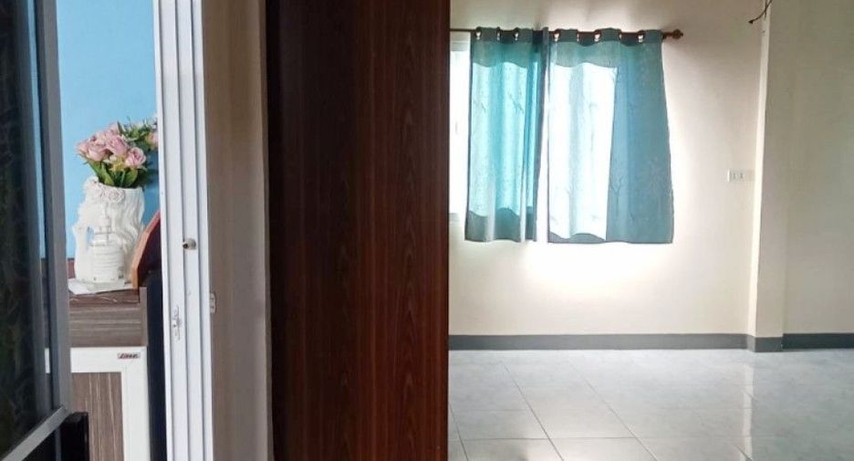 For sale 3 bedrooms house in Phatthana Nikhom, Lopburi