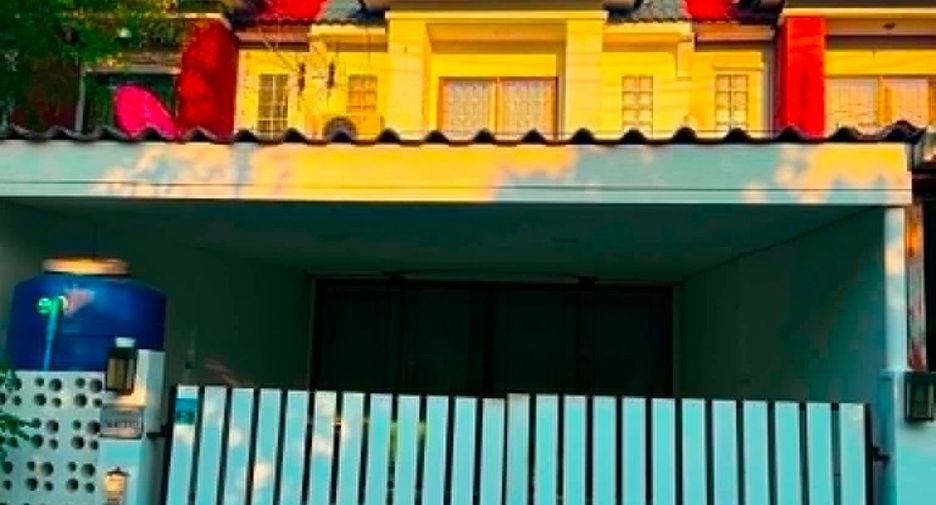 Casa adosada en alquiler de 2 habitaciones en Bang Lamung, Chonburi